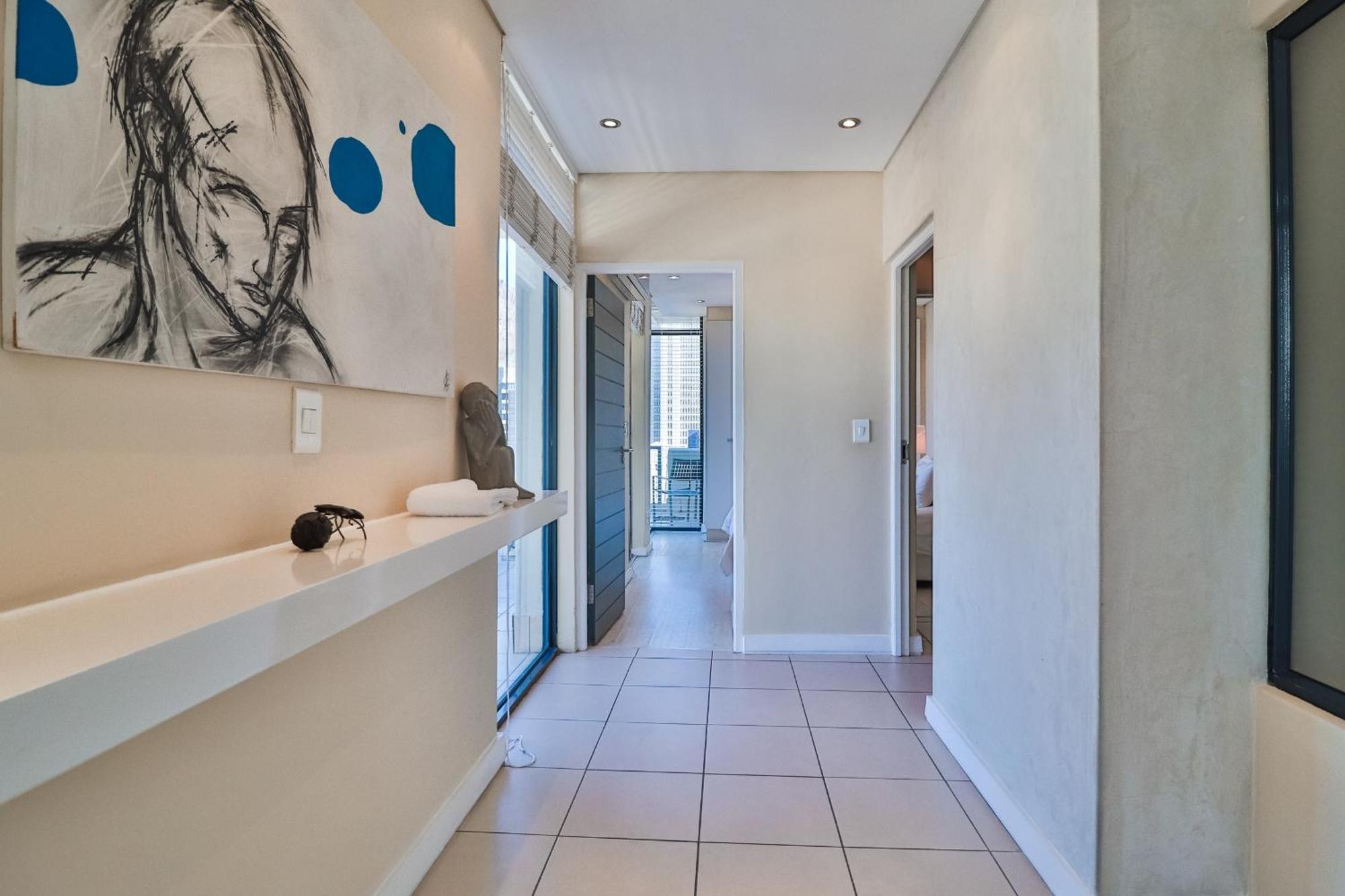 Apartment The Decks 1206 By Ctha Cape Town
